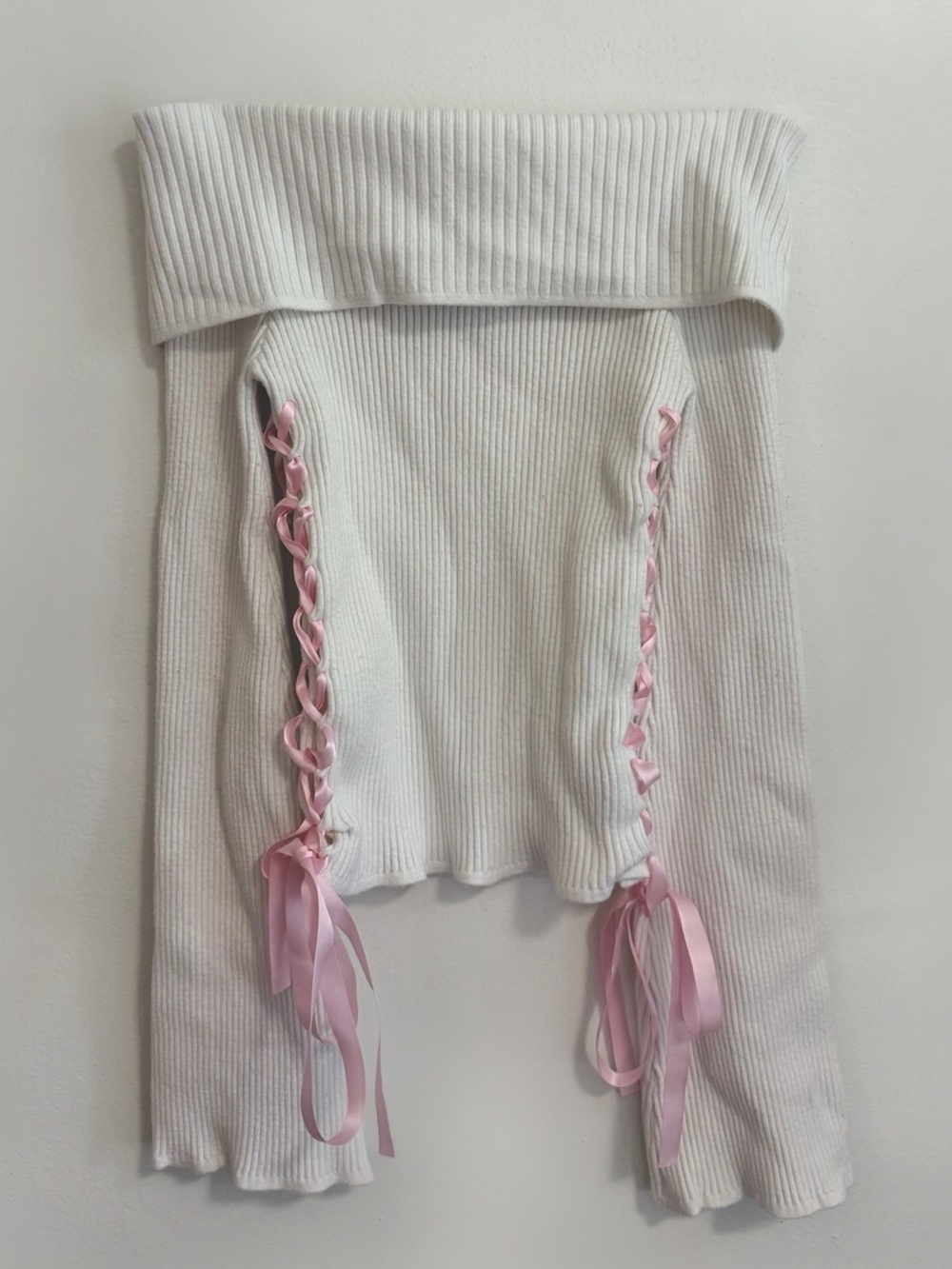 Forever21 Women’s off the shoulder top w/ pink ribbon lacing